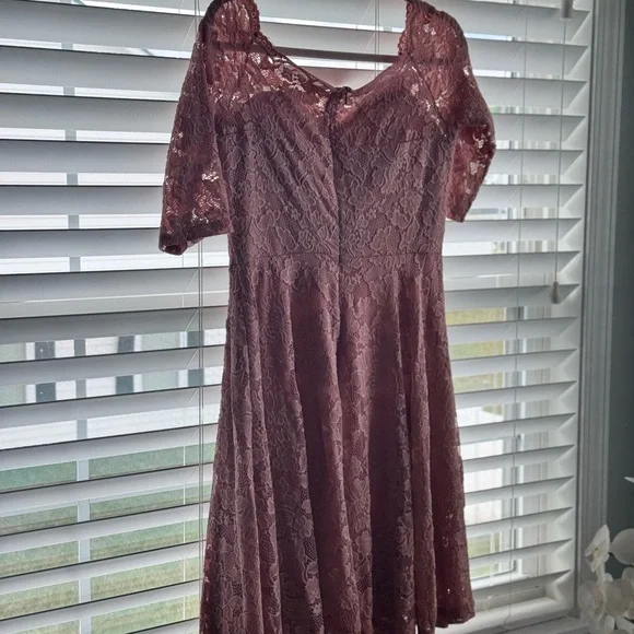 Pink Lace Midi Dress - Picture 2 of 3